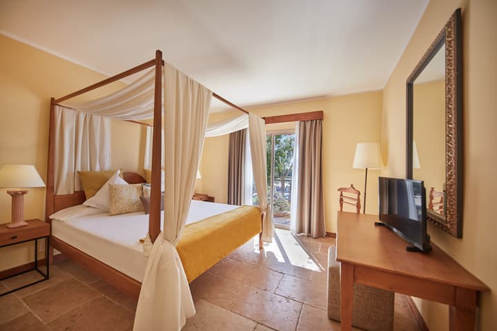 Pula Suites Boutique Resort