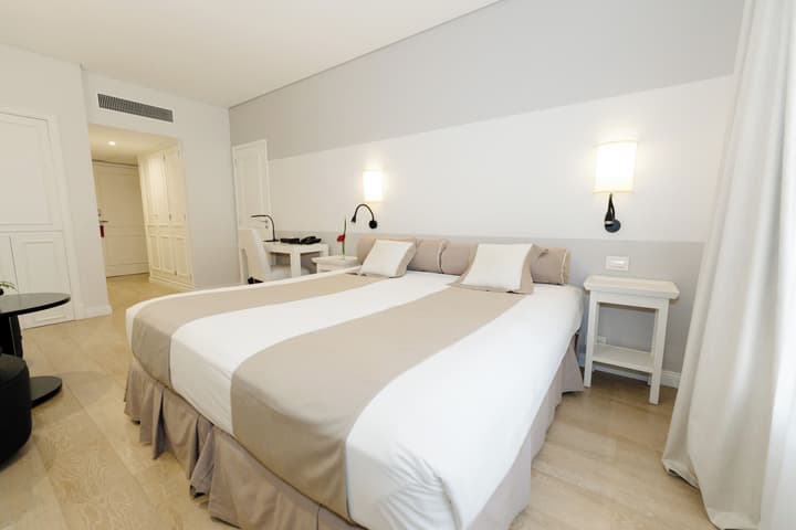Loi Suites Recoleta Hotel