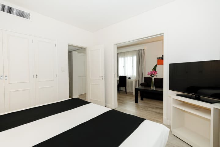 Loi Suites Recoleta Hotel