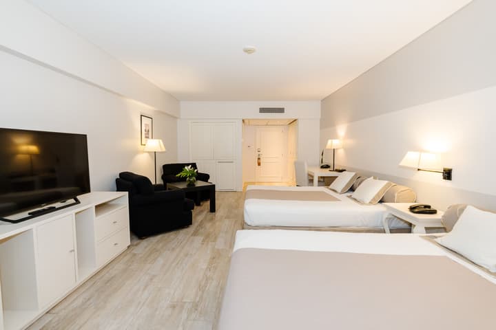 Loi Suites Recoleta Hotel