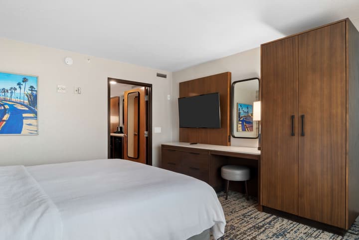 Embassy Suites by Hilton Anaheim South