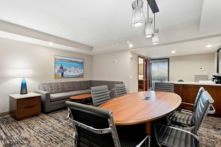 Embassy Suites by Hilton Anaheim South
