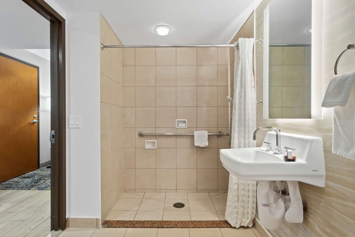 Embassy Suites by Hilton Anaheim South