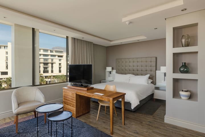 Protea Hotel by Marriott Cape Town Waterfront Breakwater Lodge