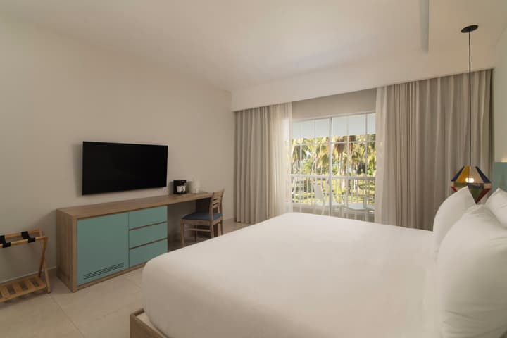 Wyndham Alltra Samana All-Inclusive Resort