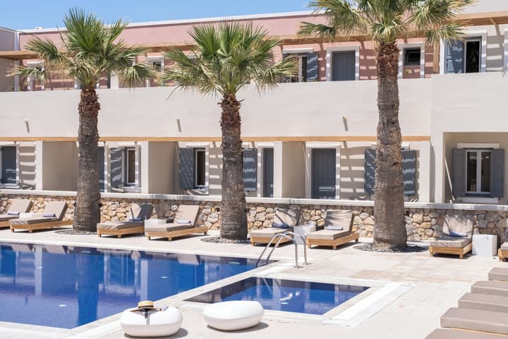 Rosebay Hotel