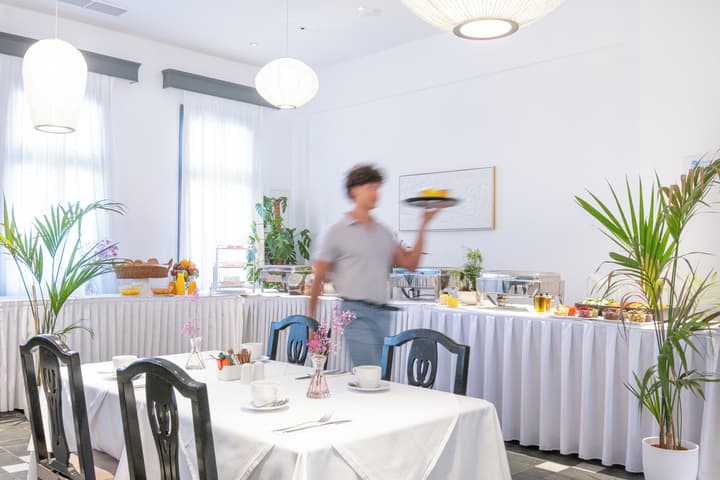 Rosebay Hotel