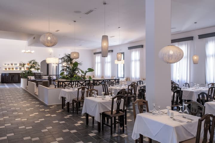 Rosebay Hotel
