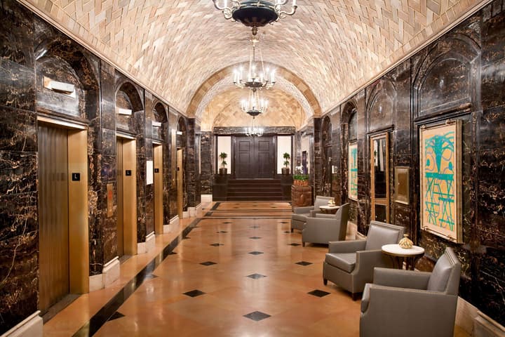 Hilton New Orleans/St. Charles Avenue