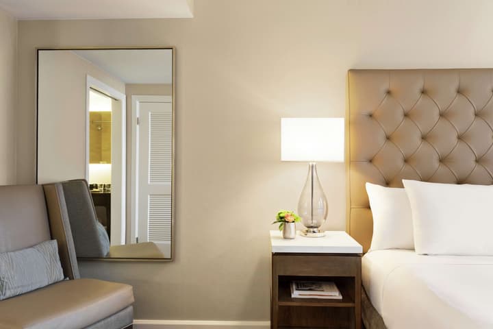 Hilton New Orleans/St. Charles Avenue