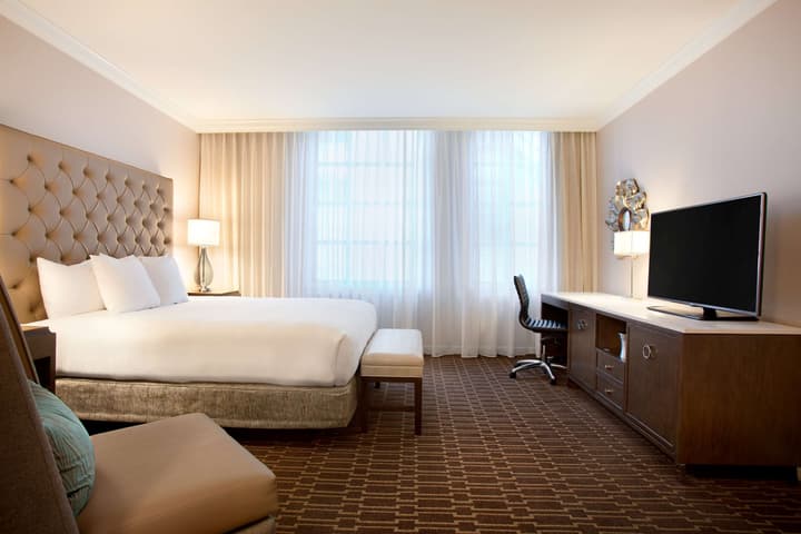 Hilton New Orleans/St. Charles Avenue