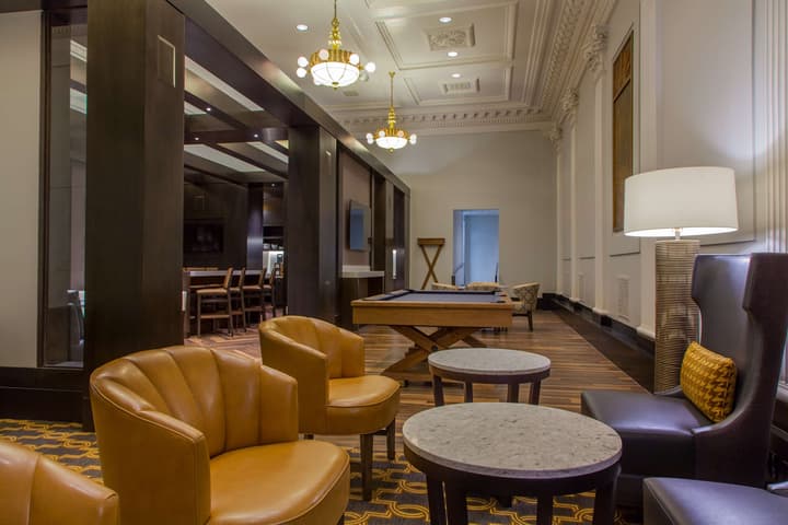 Hilton New Orleans/St. Charles Avenue