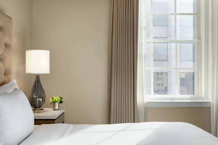 Hilton New Orleans/St. Charles Avenue