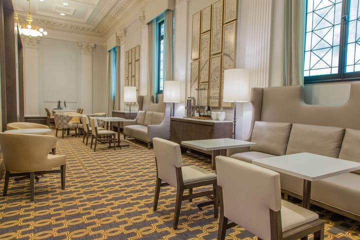 Hilton New Orleans/St. Charles Avenue