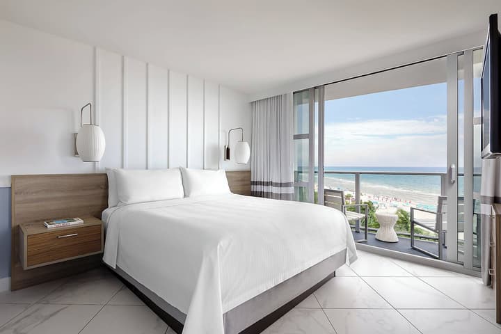 Cadillac Hotel & Beach Club, Autograph Collection
