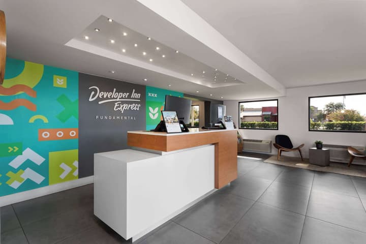 Travelodge by Wyndham Orlando Lake Buena Vista South