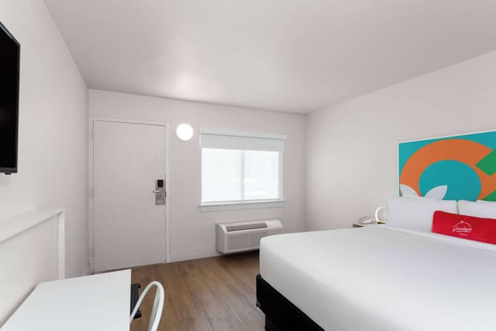 Travelodge by Wyndham Orlando Lake Buena Vista South