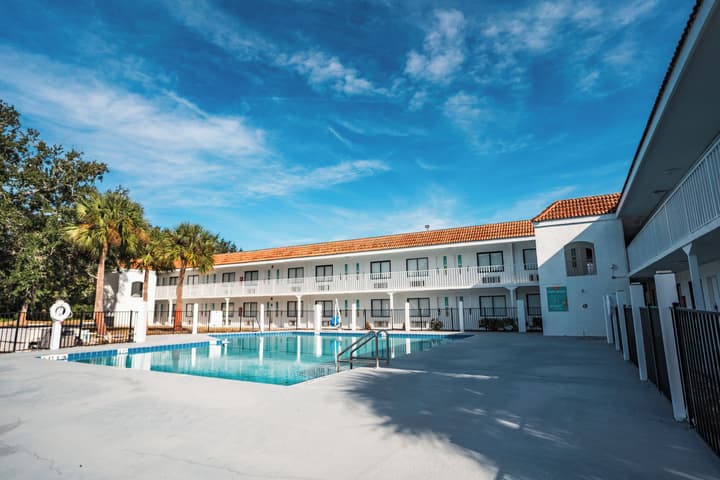Travelodge by Wyndham Orlando Lake Buena Vista South