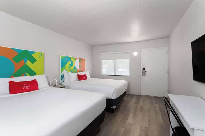 Travelodge by Wyndham Orlando Lake Buena Vista South