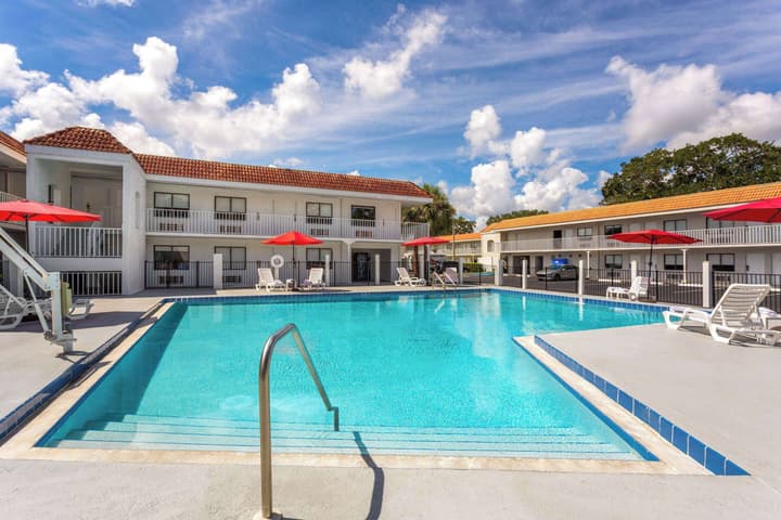 Travelodge by Wyndham Orlando Lake Buena Vista South