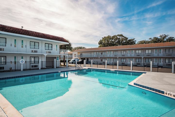 Travelodge by Wyndham Orlando Lake Buena Vista South