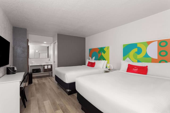 Travelodge by Wyndham Orlando Lake Buena Vista South