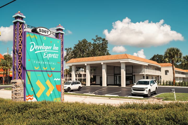 Travelodge by Wyndham Orlando Lake Buena Vista South