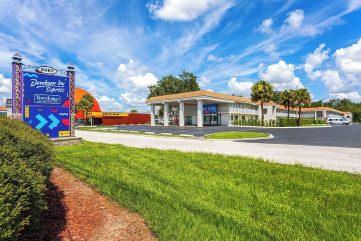 Travelodge by Wyndham Orlando Lake Buena Vista South