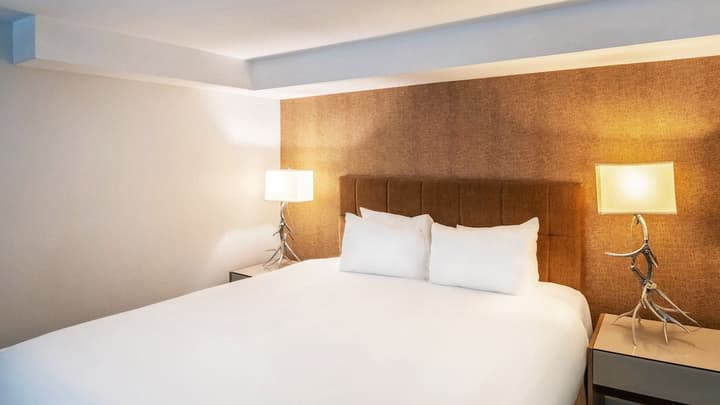 Executive - The Inn at Whistler Village & Mountainside Hotel