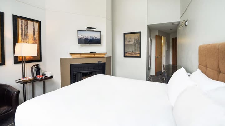 Executive - The Inn at Whistler Village & Mountainside Hotel