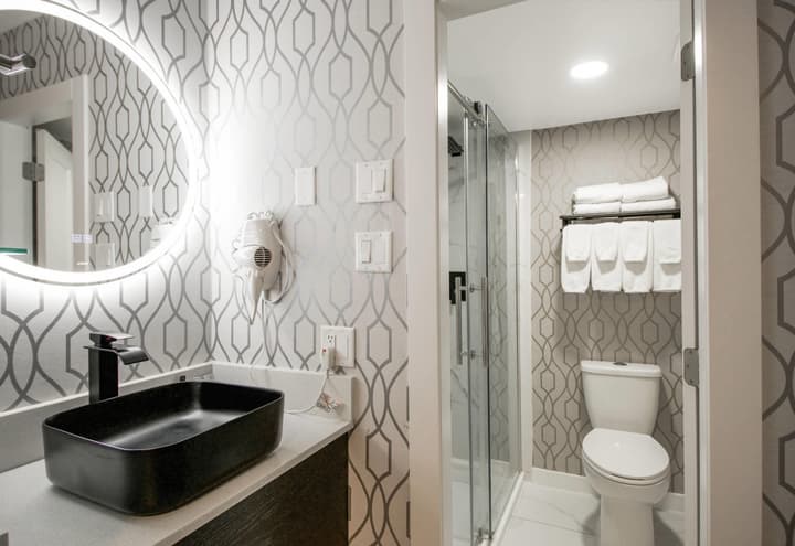 The Vic, an Ascend Collection Hotel