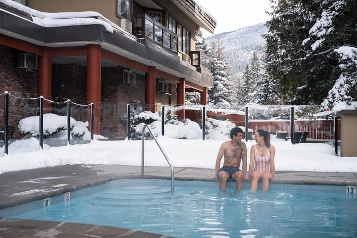 Whistler Village Inn And Suites