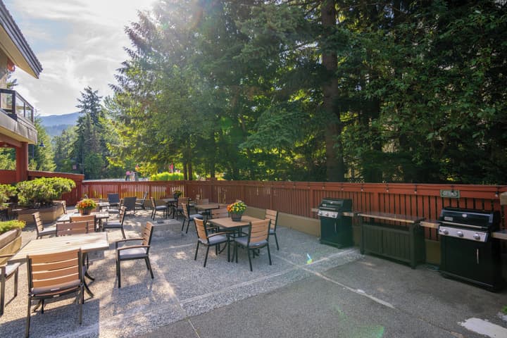 Whistler Village Inn And Suites