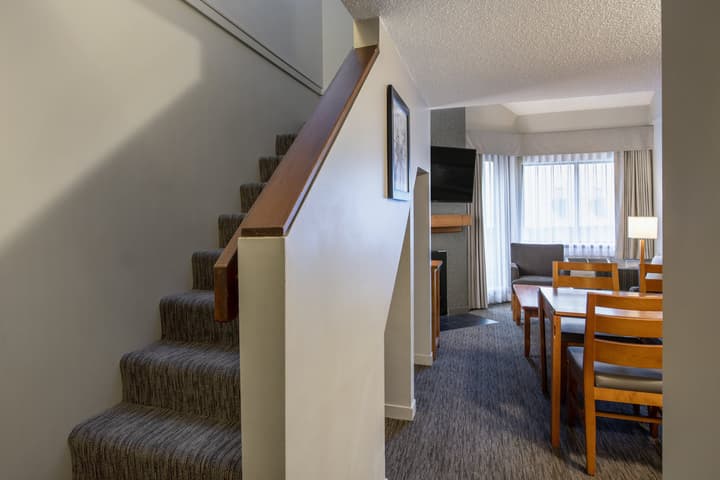 Whistler Village Inn And Suites