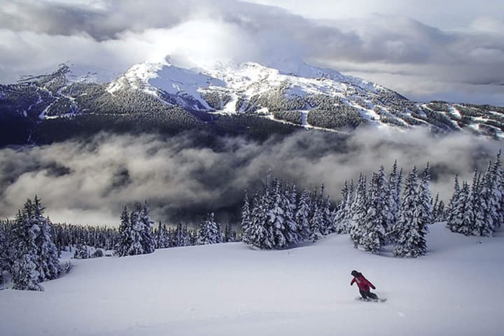 Whistler Village Inn And Suites