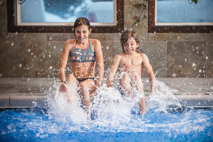 Gray Wolf Inn & Suites