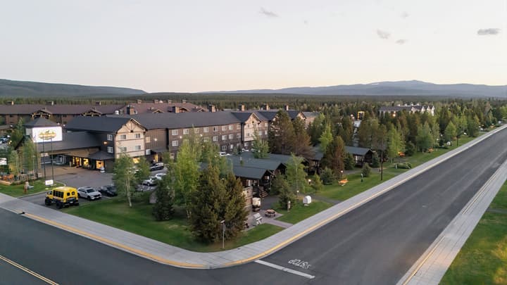 Gray Wolf Inn & Suites