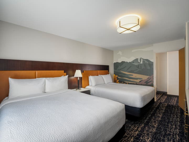 Gray Wolf Inn & Suites