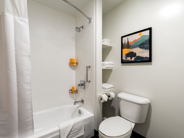 Gray Wolf Inn & Suites