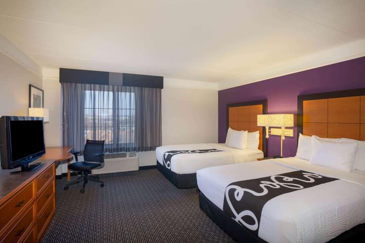 La Quinta Inn & Suites by Wyndham St. Louis Westport