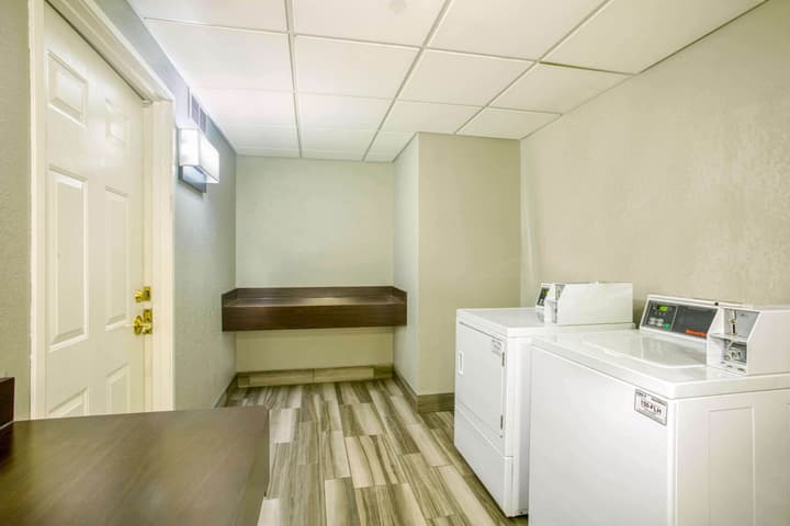 La Quinta Inn & Suites by Wyndham St. Louis Westport