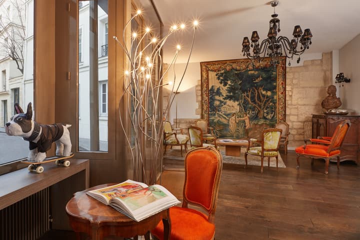 Hotel De Notre Dame Maître Albert