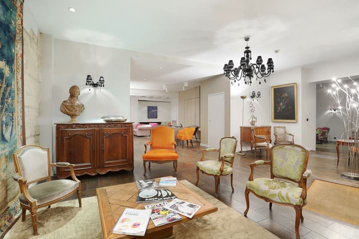 Hotel De Notre Dame Maître Albert