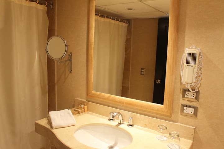 Sol de Oro Hotel & Suites