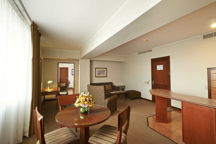 Sol de Oro Hotel & Suites
