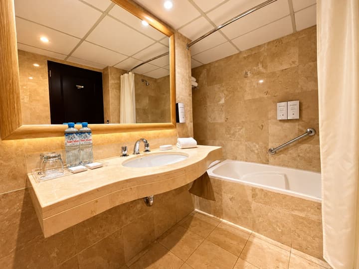 Sol de Oro Hotel & Suites