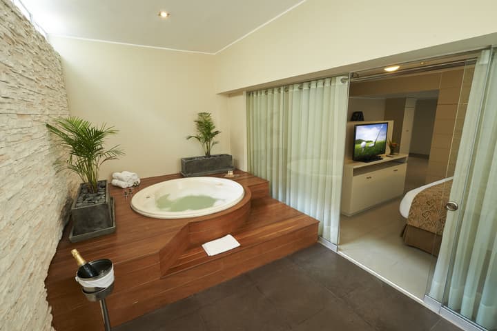 Sol de Oro Hotel & Suites