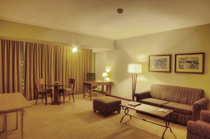 Sol de Oro Hotel & Suites