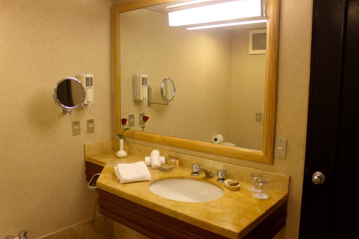Sol de Oro Hotel & Suites