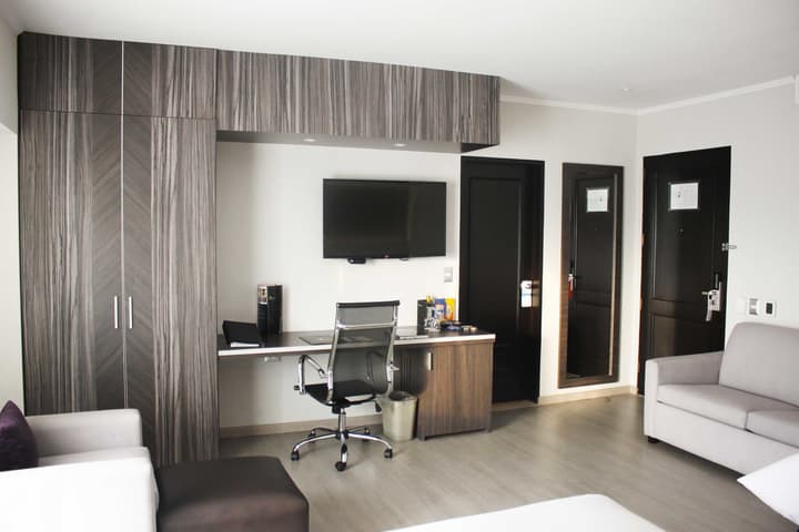 Sol de Oro Hotel & Suites